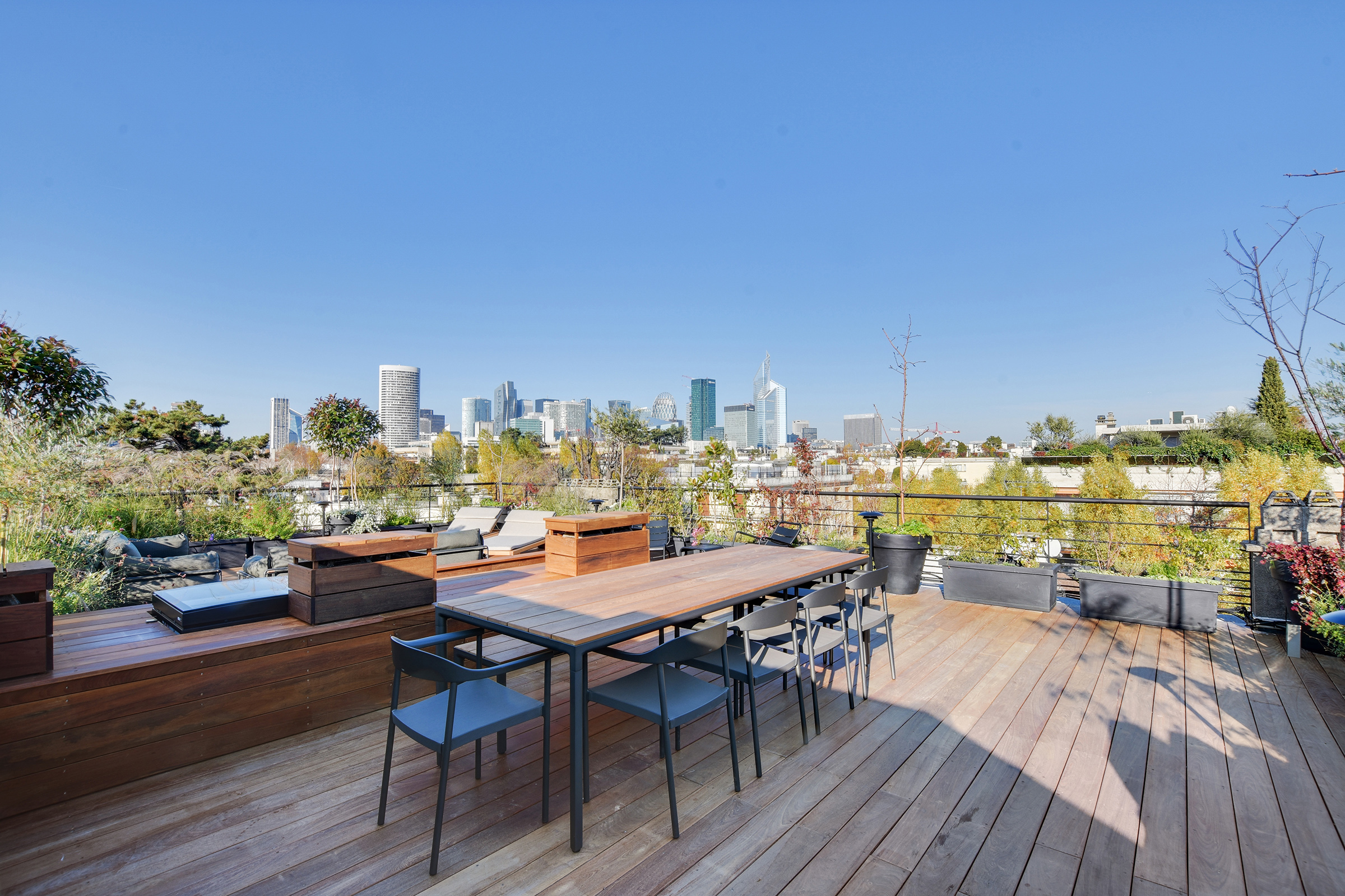 Est-ce nécessaire de faire appel à un architecte pour l'aménagement d'une terrasse ? Rooftop vegetalise architecte-13