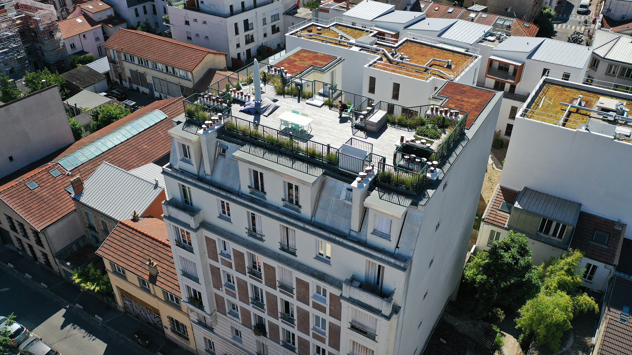 Création et aménagement d'un rooftop accessible de 150 m² default